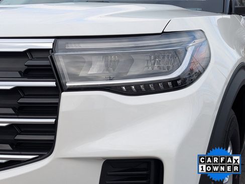 Certified 2025 Ford Explorer Active image 10