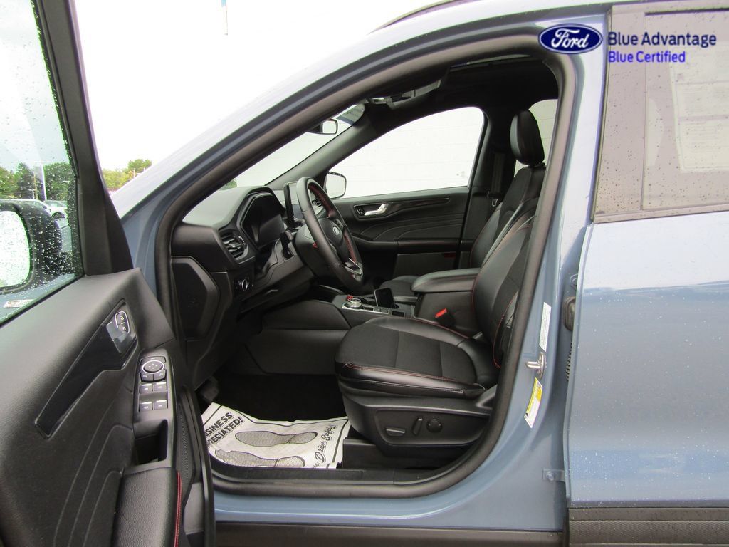 Certified 2025 Ford Escape ST-Line w/ Tech Pack #1 AWD/4WD image 22