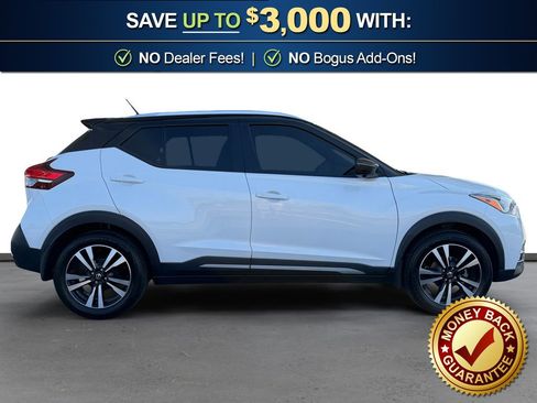 Used 2019 Nissan Kicks SR image 8