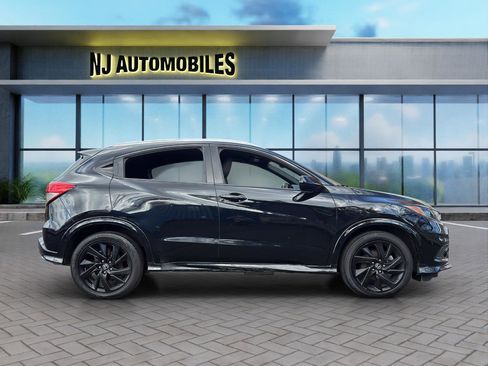 Used 2021 Honda HR-V Sport image 8