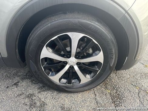 Used 2018 Kia Sorento EX image 12