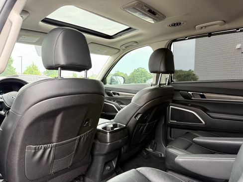 Used 2021 Kia Telluride EX w/ EX Premium Package AWD/4WD image 18