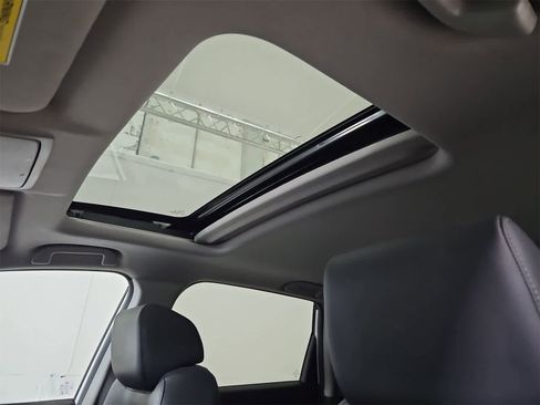 Used 2021 Honda CR-V Touring image 19