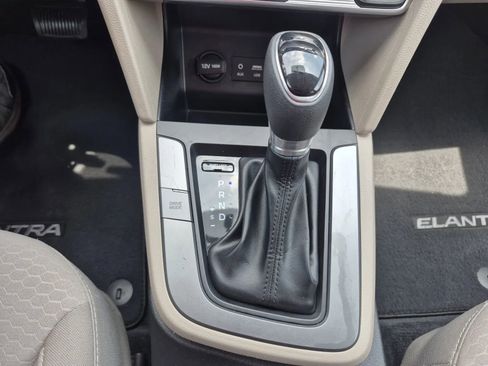Used 2019 Hyundai Elantra SE w/ Cargo Package FWD image 20