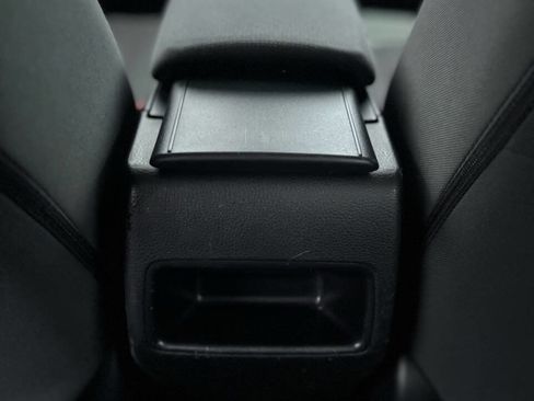 Used 2021 Toyota Corolla LE image 18