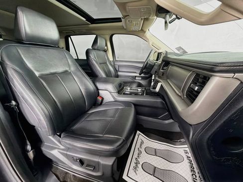 Used 2022 Ford Expedition XLT AWD/4WD image 32
