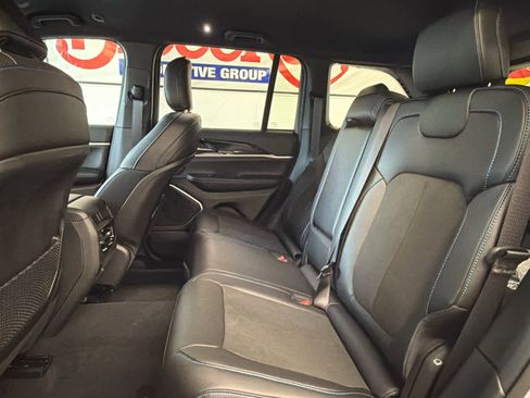 Used 2023 Jeep Grand Cherokee Trailhawk image 30