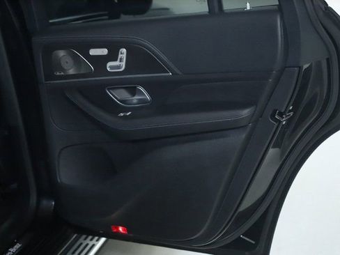 Used 2022 Mercedes-Benz GLS 450 4MATIC image 36