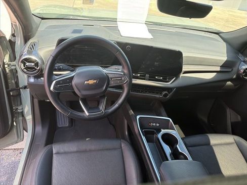 Used 2025 Chevrolet Equinox LT w/ Convenience Package II image 13