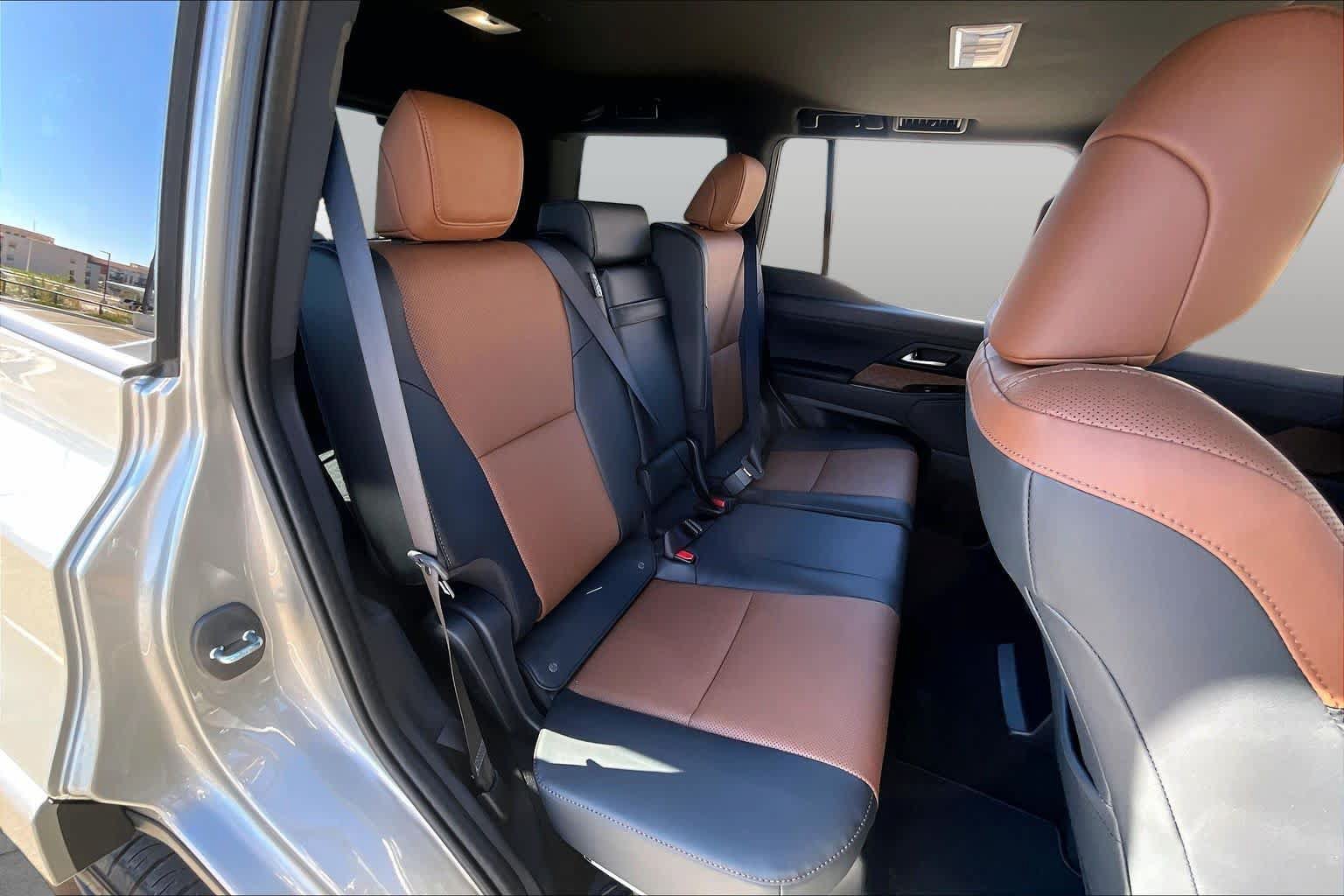 Certified 2026 Lexus GX 550 w/ Cold Area Package AWD/4WD image 19