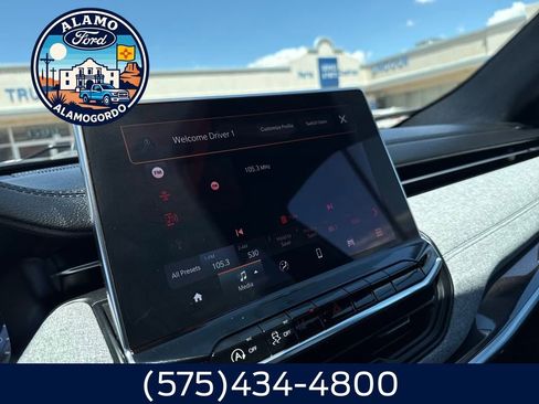 Used 2024 Jeep Compass Latitude image 9