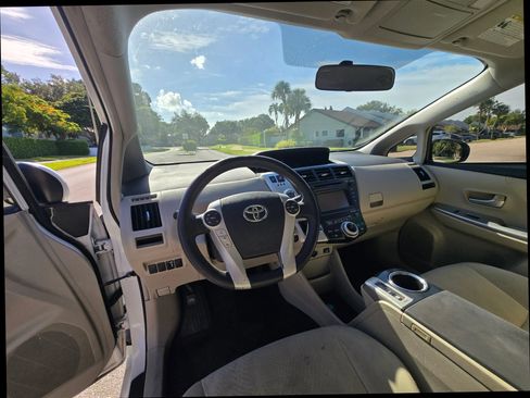 Used 2013 Toyota Prius V Three FWD image 19