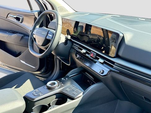 New 2026 Kia Sportage LX image 5