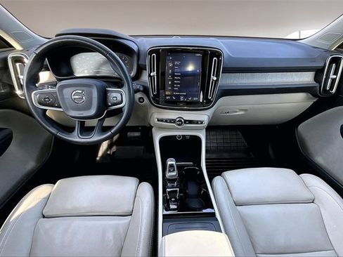 Used 2020 Volvo XC40 T5 Inscription image 7