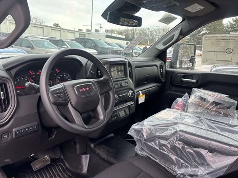 New 2026 GMC Sierra 3500 Pro w/ Convenience Package image 4