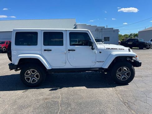 Used 2015 Jeep Wrangler Unlimited Rubicon AWD/4WD image 6