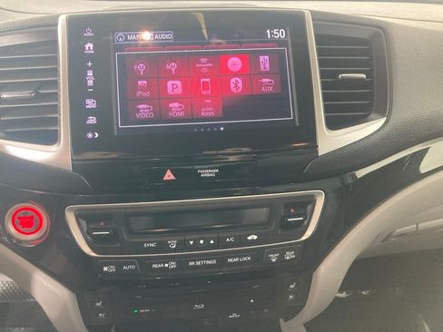 Used 2018 Honda Pilot Elite image 2