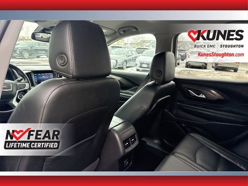 Used 2024 GMC Terrain SLT image 33
