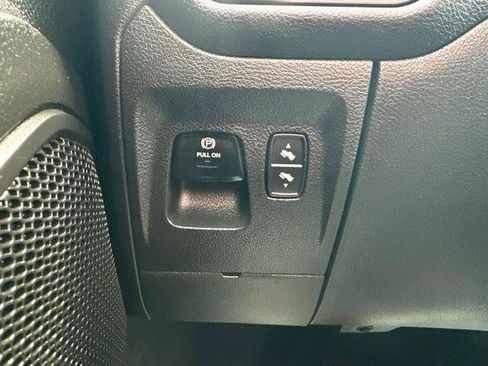Certified 2024 RAM 1500 Big Horn RWD image 28