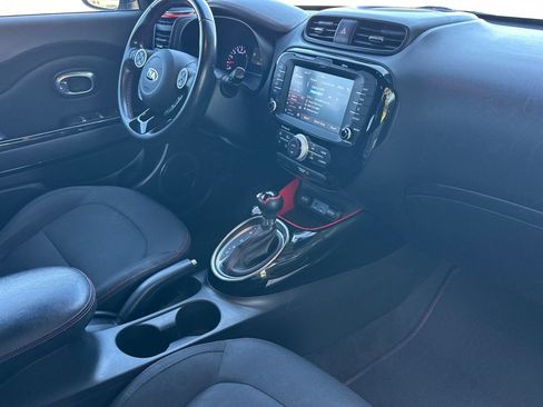 Used 2018 Kia Soul + FWD image 13