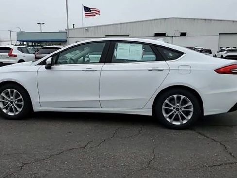 Used 2020 Ford Fusion SE image 6