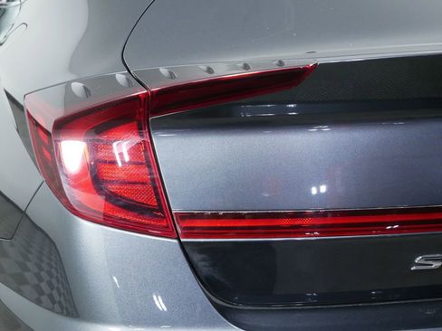 Used 2022 Hyundai Sonata SEL w/ Convenience Package image 12