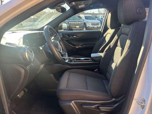 Used 2025 Chevrolet Equinox LT image 27