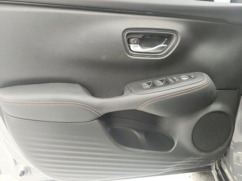 Used 2025 Honda HR-V Sport image 11