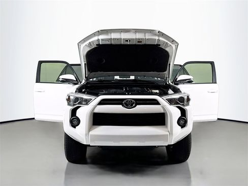 Used 2022 Toyota 4Runner SR5 Premium image 24