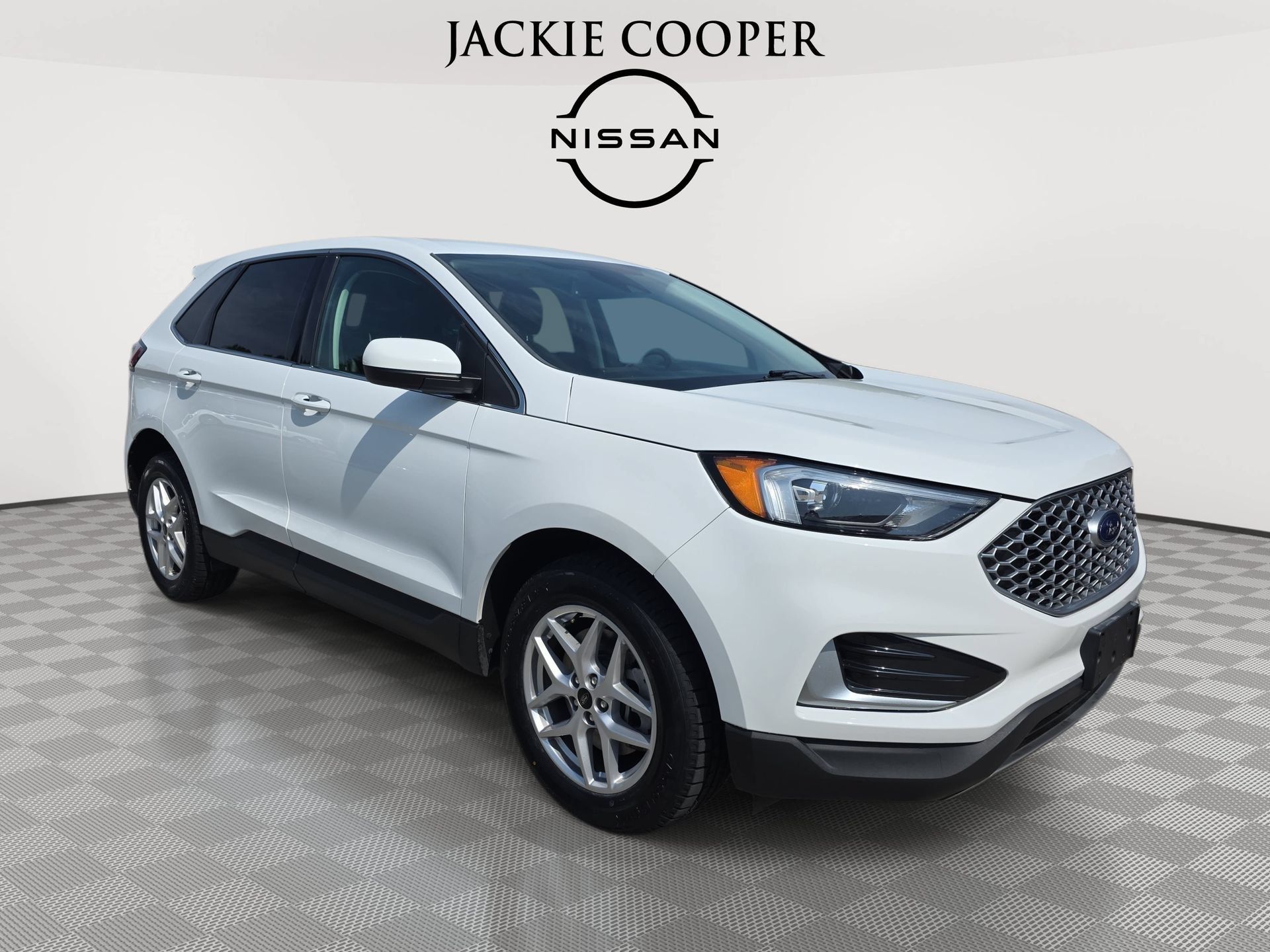 Used 2023 Ford Edge SEL AWD/4WD image 3