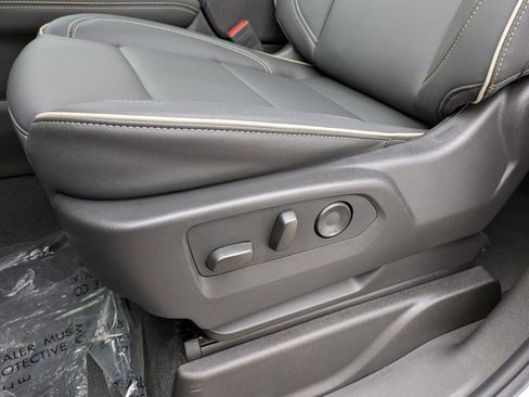 New 2026 GMC Yukon XL Elevation image 13