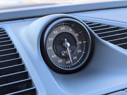 New 2025 Porsche Macan Turbo Electric image 21