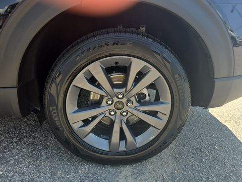 Used 2023 Ford Explorer XLT w/ Equipment Group 202A AWD/4WD image 33