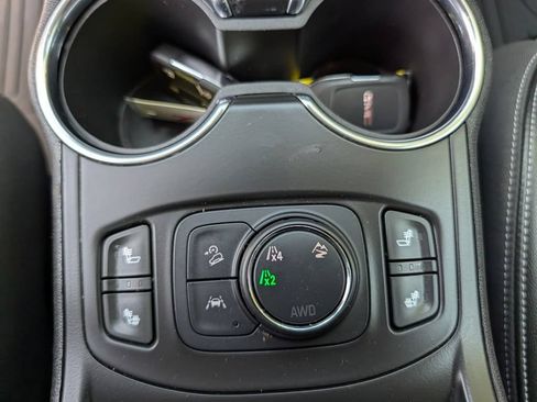 Used 2023 GMC Terrain SLT AWD/4WD image 25