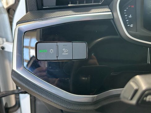 Used 2023 Audi Q3 2.0T Premium image 24