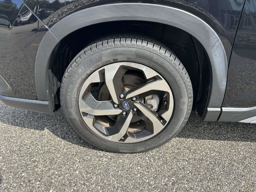 Certified 2023 Subaru Forester Touring AWD/4WD image 6