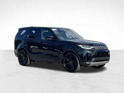Used 2025 Land Rover Discovery S image 6