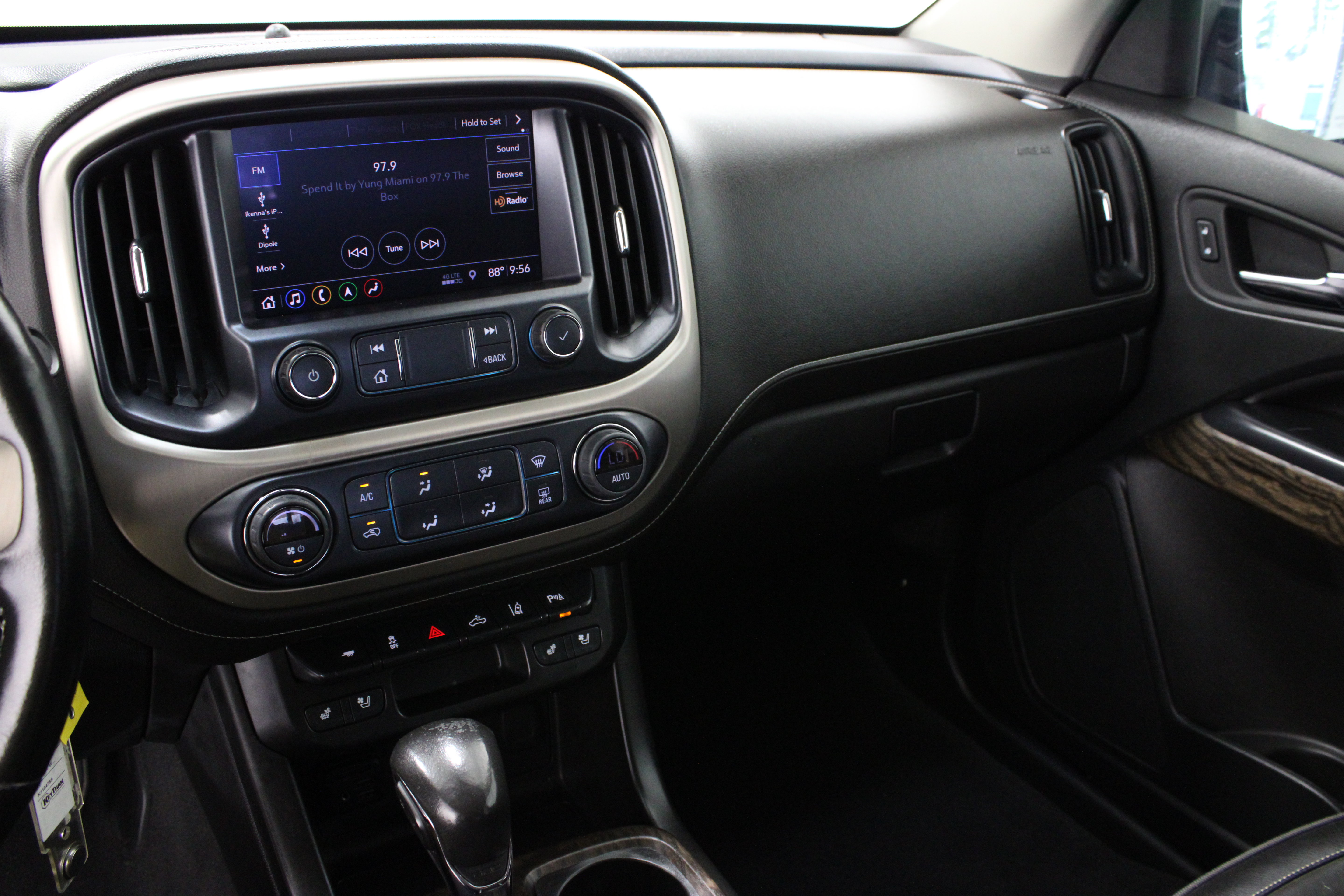Used 2022 GMC Canyon Denali AWD/4WD image 17