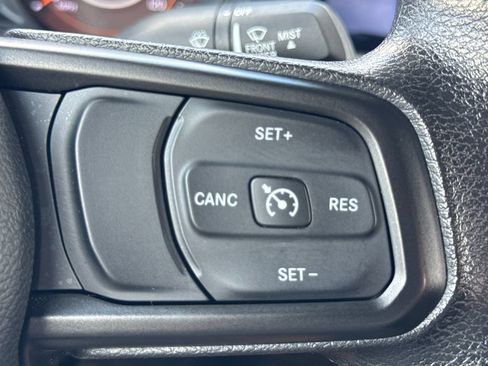 Used 2025 Jeep Gladiator Sport AWD/4WD image 25