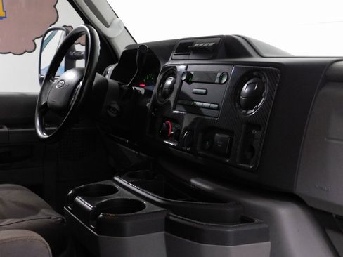 Used 2014 Ford E-250 and Econoline 250 w/ Power Group image 69