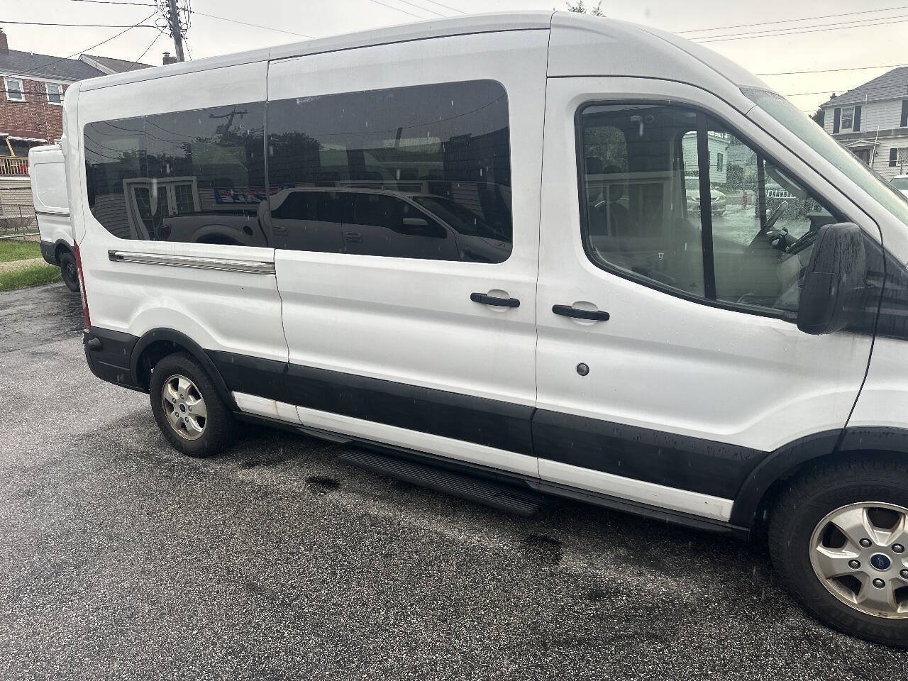 Used 2018 Ford Transit 350 XLT RWD image 2