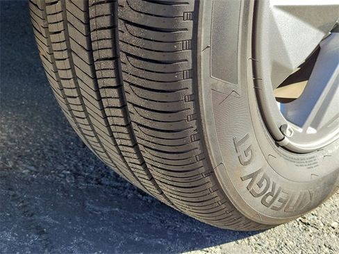 Used 2025 Hyundai Elantra SE image 25