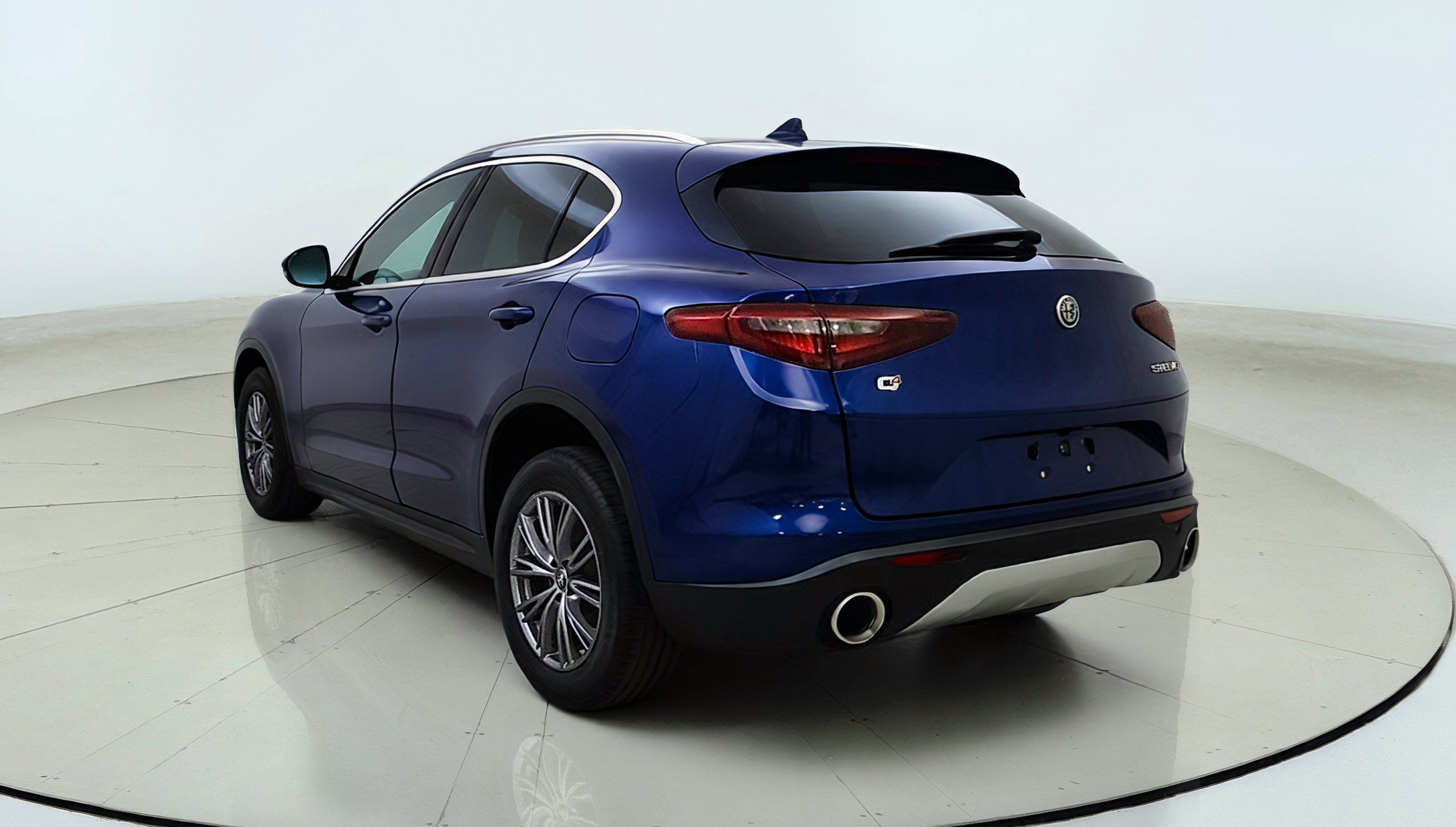 Used 2018 Alfa Romeo Stelvio Ti AWD/4WD image 5