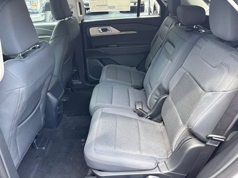 New 2026 Ford Explorer Active RWD image 14