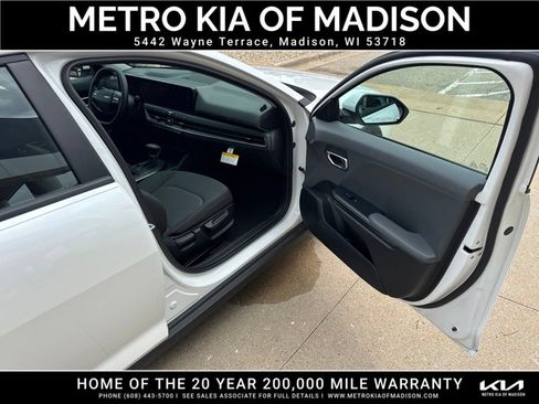 Used 2025 Kia K4 FWD image 39