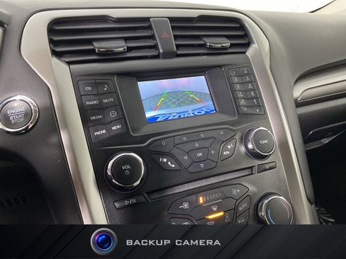 Used 2018 Ford Fusion S FWD image 2