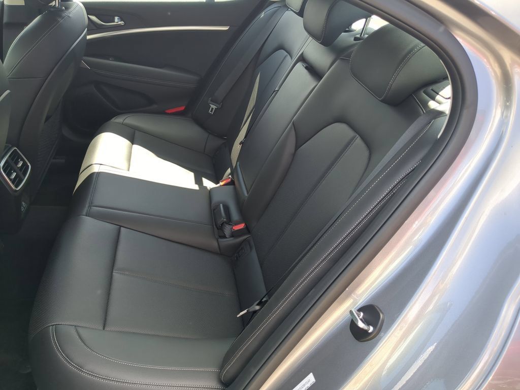 Used 2026 Genesis G70 2.5T RWD image 16