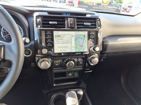 Used 2022 Toyota 4Runner TRD Off-Road Premium AWD/4WD image 29