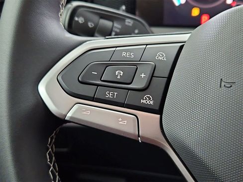 New 2026 Volkswagen Tiguan SE image 23