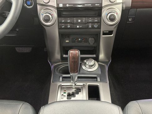 Used 2022 Toyota 4Runner Limited AWD/4WD image 18